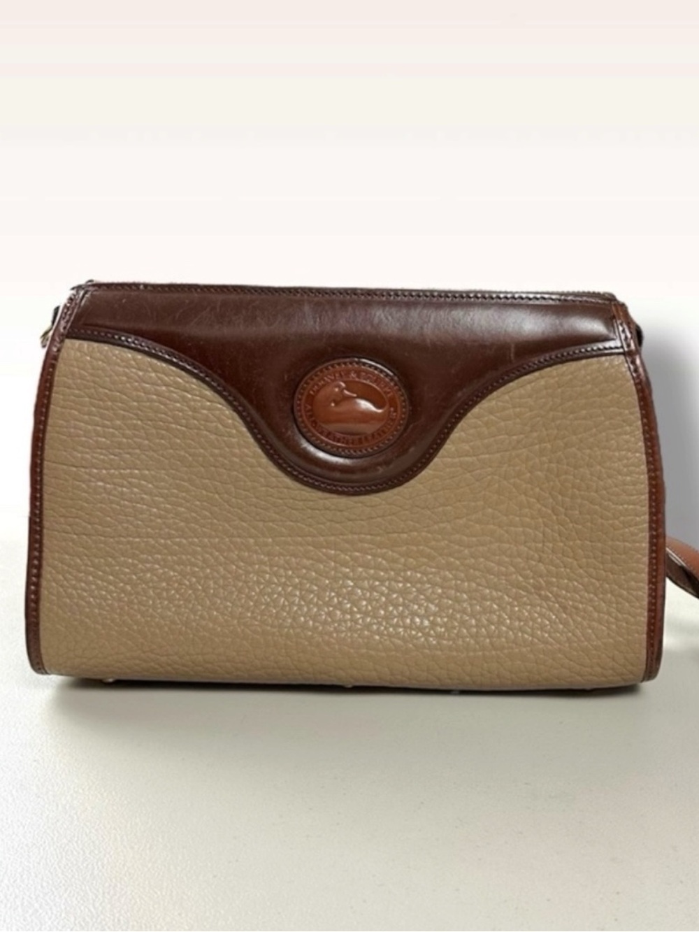 Vintage Dooney & Bourke Taupe Brown Leather Crossbody Shoulder Bag USA Brass EUC